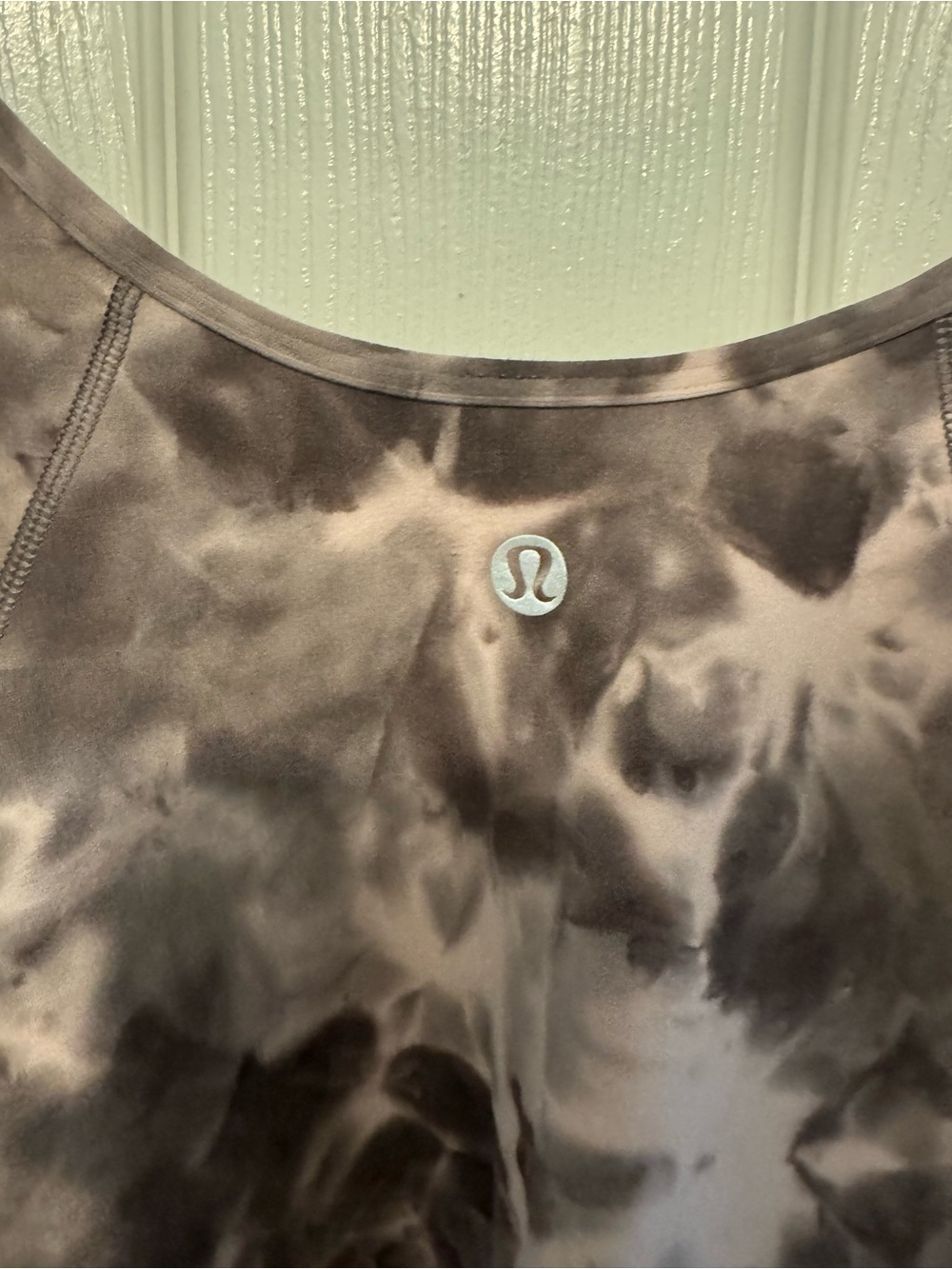 lululemon athletica Mauve and Brown Tie-Dye Scoop Crop Top - Picture 3 of 4